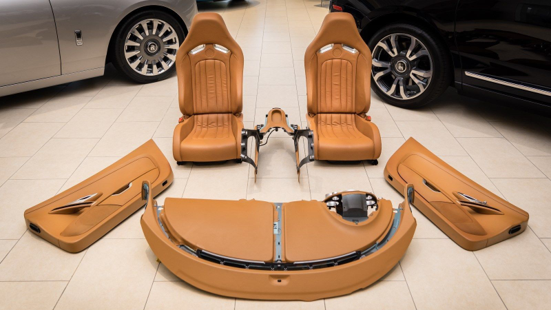 Illustration for article titled This 2008 Bugatti Veyron Interior Will Cost You a Mere $150,000